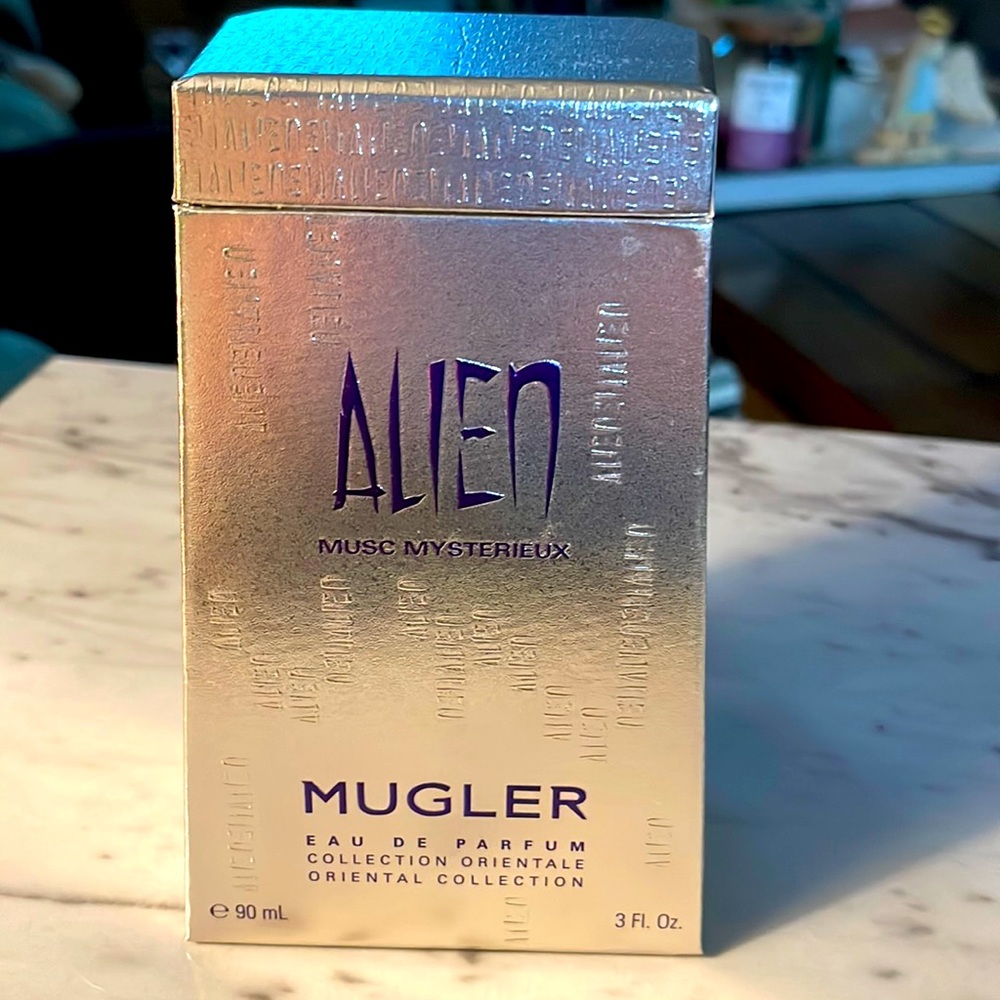 MUGLER oriental collection “ALIEN” new in box